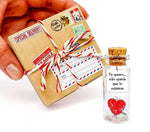 Load image into Gallery viewer, Mensaje romántico en una botella para regalar a tu novio o novia Tarro de los deseos con una tarjeta para tu esposo o esposa (bottle in cute craft paper box Te quiero… sólo quería que lo supieras)