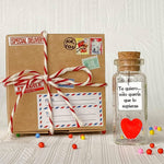 Load image into Gallery viewer, Mensaje romántico en una botella para regalar a tu novio o novia Tarro de los deseos con una tarjeta para tu esposo o esposa (bottle in cute craft paper box Te quiero… sólo quería que lo supieras)